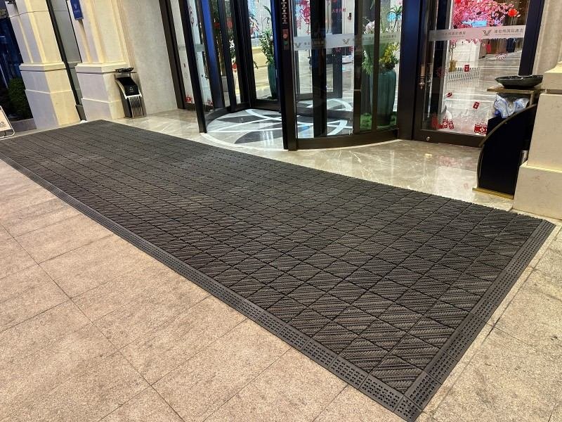 Commercial carpet tiles and rolls