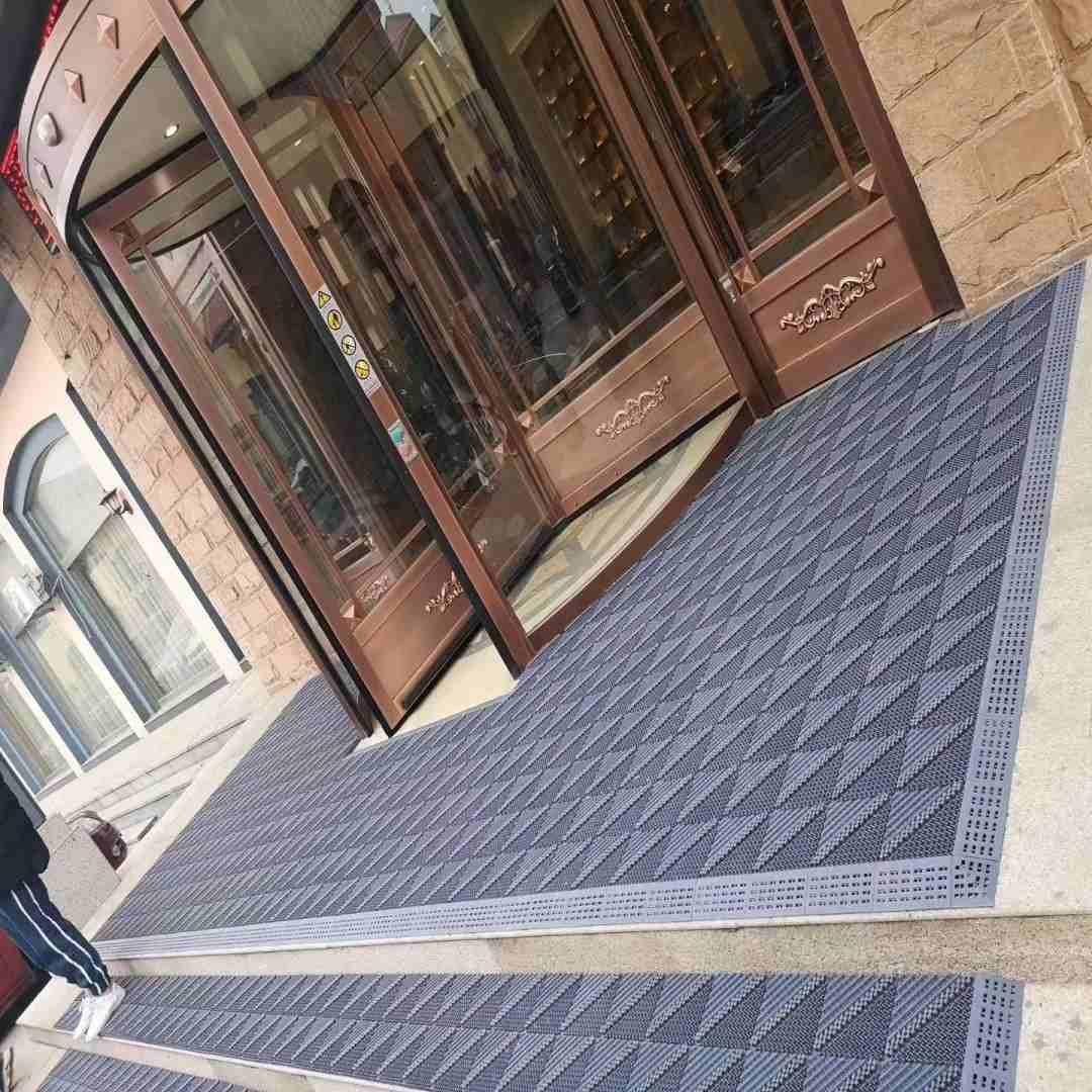 Tiles Brush Interlocker Entry Mat