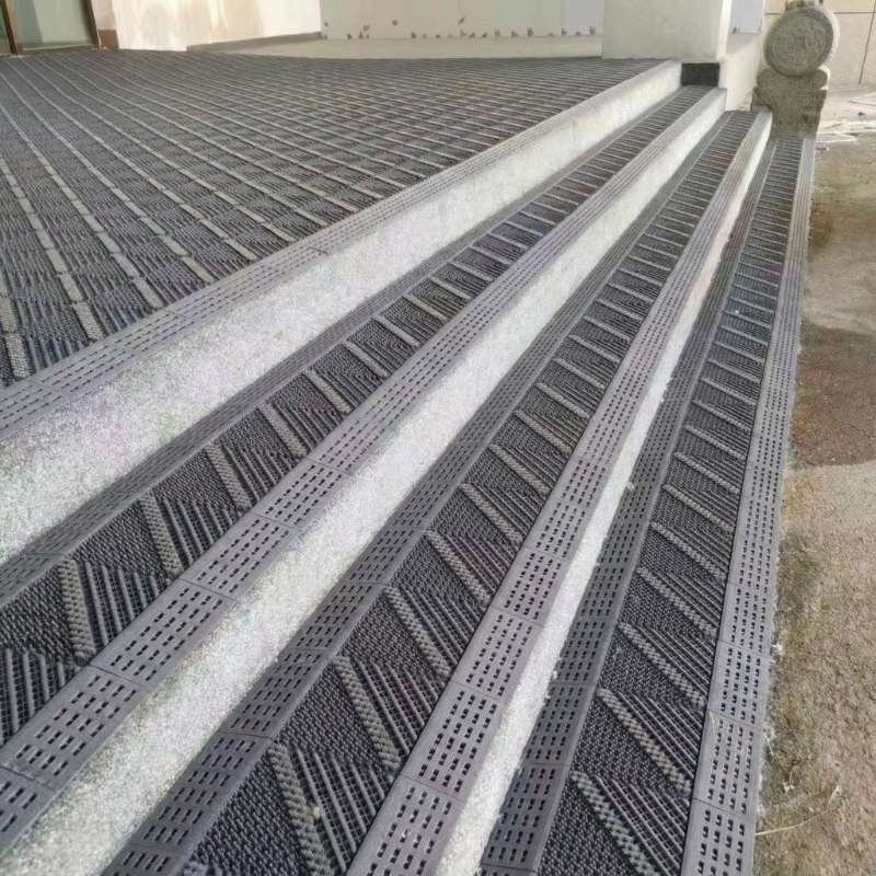 Tiles Brush Interlocker Entry Mat